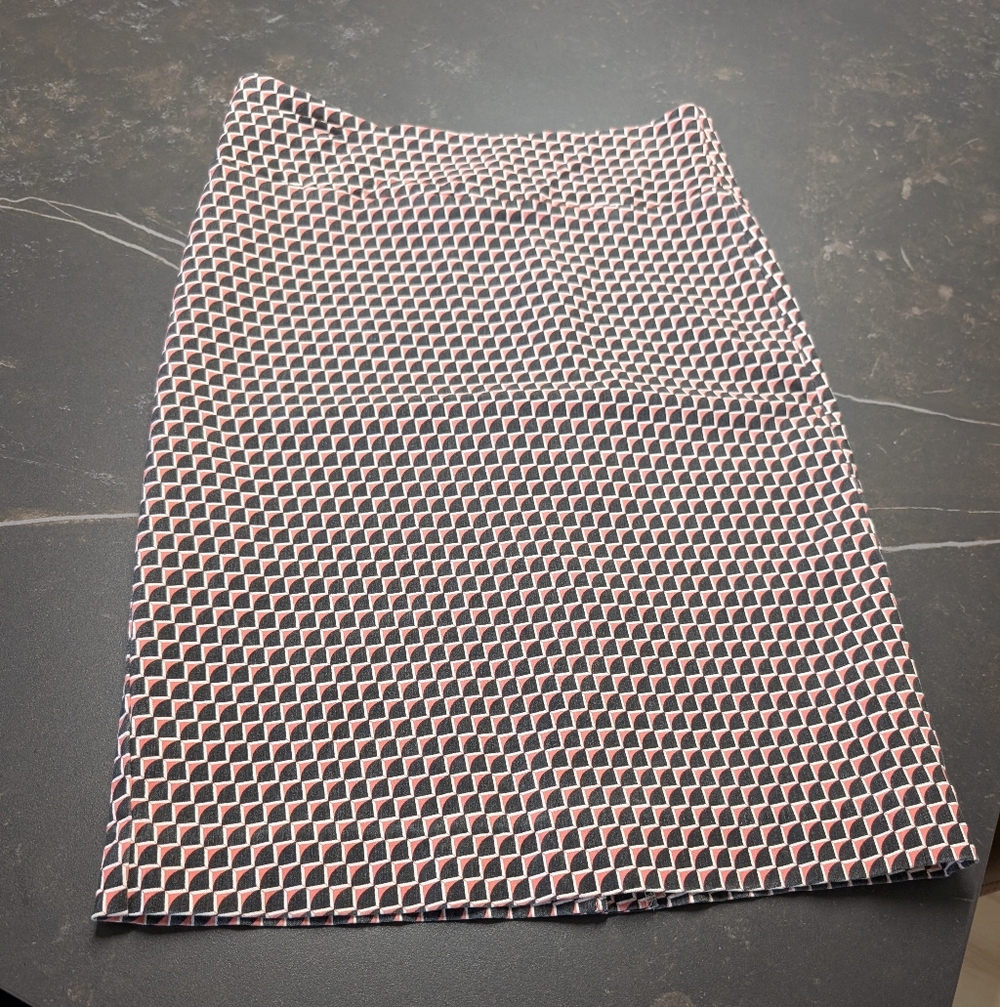 Margaret M Pink and Black Geometric Pencil Skirt